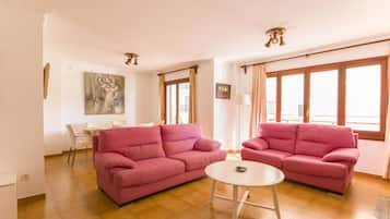 Een televisie en een dvd-speler