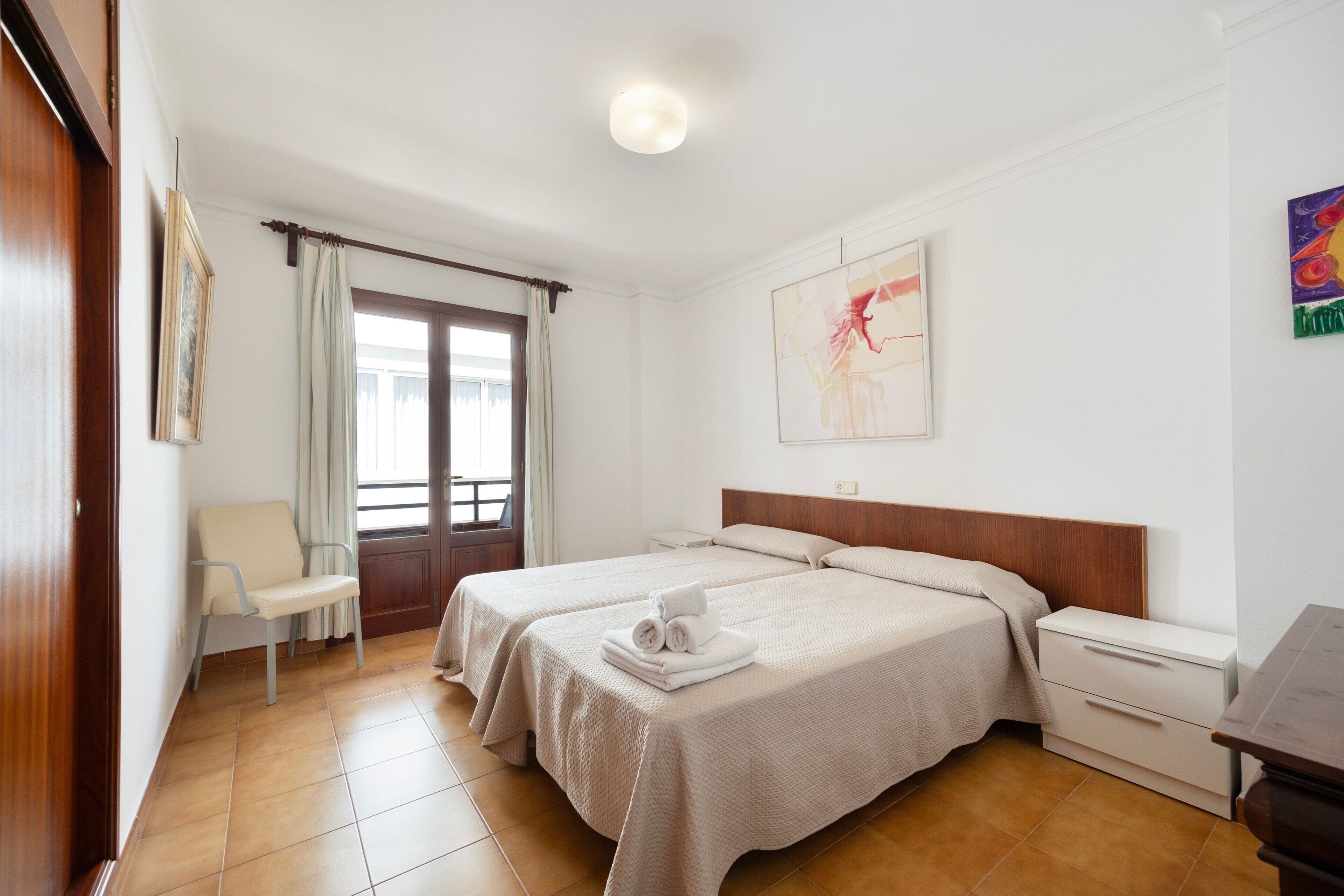 3 chambres, fer et planche à repasser, Wi-Fi gratuit, draps fournis