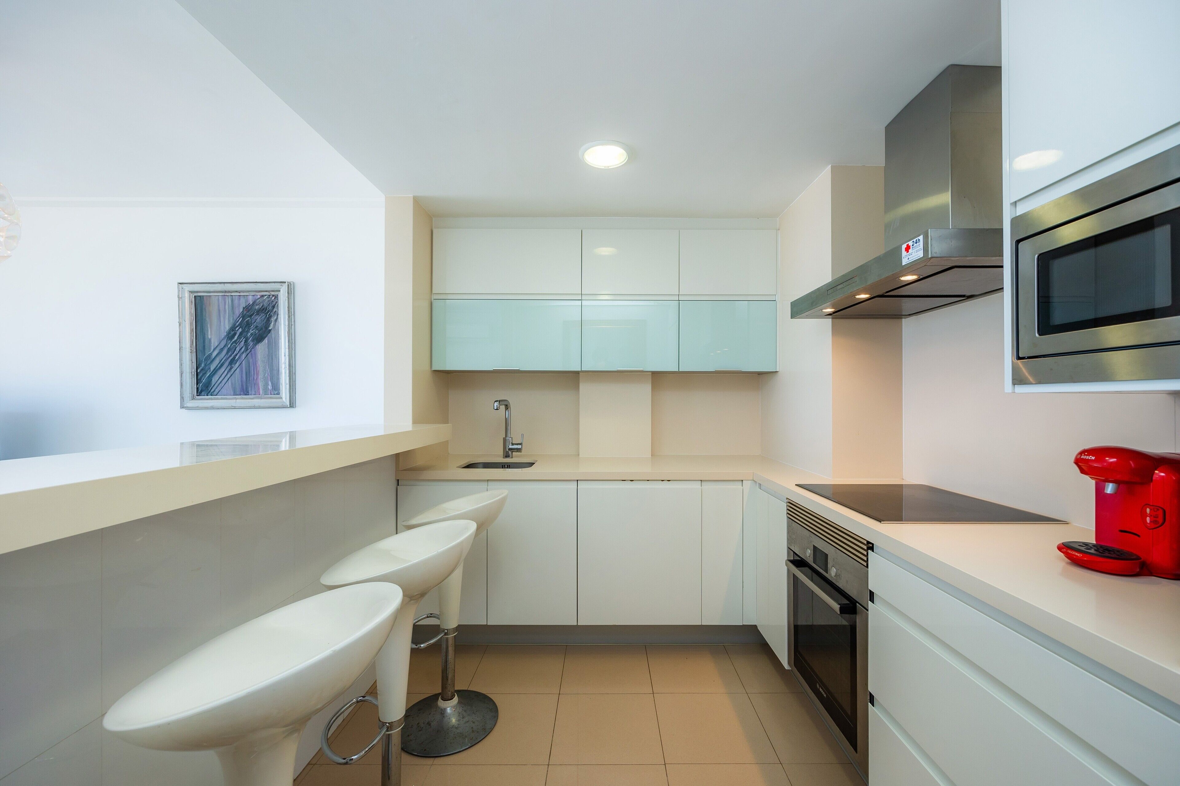 Refrigerador, microondas, horno, placa de cocina