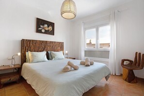 2 bedrooms, free WiFi, bed sheets - Vacation Home "Apartamento Hibisco" close to the Beach with Shared Pool & Wi-Fi (El Cotillo)