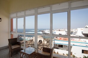 Interior - Vacation Home "Apartamento Hibisco" close to the Beach with Shared Pool & Wi-Fi (El Cotillo)