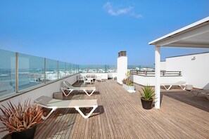 Terrace/patio - Vacation Home "Apartamento Hibisco" close to the Beach with Shared Pool & Wi-Fi (El Cotillo)