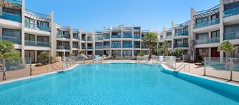 Vakantiewoning "Nautilus Zeezicht" bij strand met zwembad & Wi-Fi