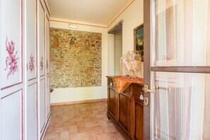 Interior - Holiday Home "Mughetto" with Shared Pool, Terrace and Wi-Fi (montecarlo)