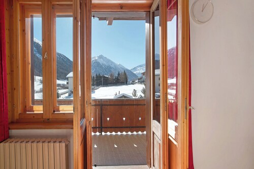 Apartment 'La Tesciadra' with Mountain View, Shared Garden and Wi-Fi