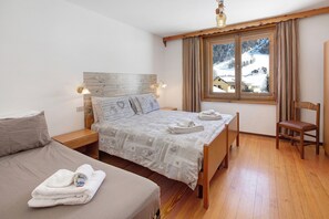 1 bedroom, free WiFi, bed sheets