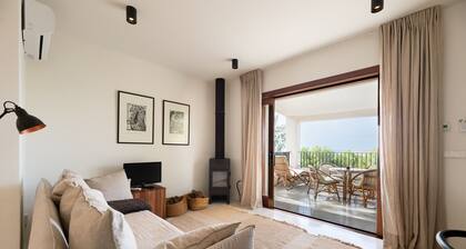 Holiday Home "Juliarina" with Sea View, Garden & Wi-Fi
