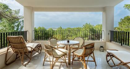 Holiday Home "Juliarina" with Sea View, Garden & Wi-Fi