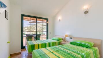 2 slaapkamers, een strijkplank/strijkijzer, gratis wifi, beddengoed