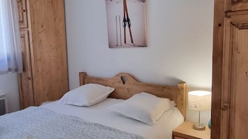 1 bedroom, free WiFi, bed sheets