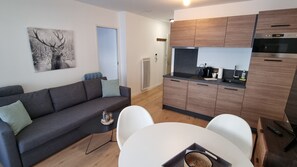 Interior - Apartment "Aspen Park 106" with Private Terrace & Wi-Fi (AURON)