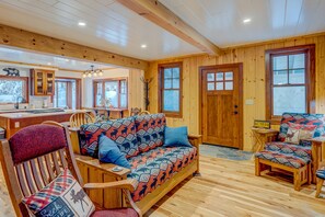 Televisión y chimenea 