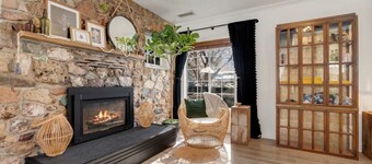*Hot tub*Downtown* The Bungalow