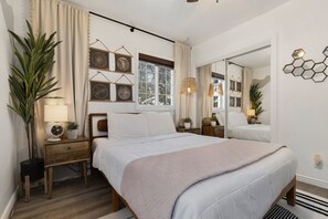 2 Schlafzimmer, Schreibtisch, Reisekinderbett, kostenloses WLAN