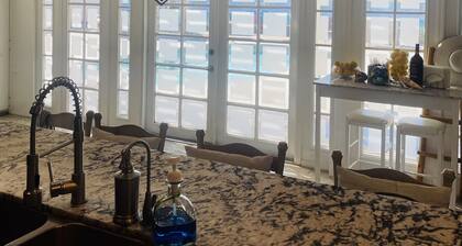 Beautiful Super Bowl 2023 House 2 miles away from State Farm Stadium