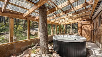 Bain à remous intérieur