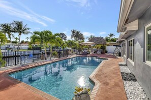 Pool - Casa by The Cove - 3/2 + Office - Intracoastal Front w/ Heated Pool and Spa (Deerfield Beach)