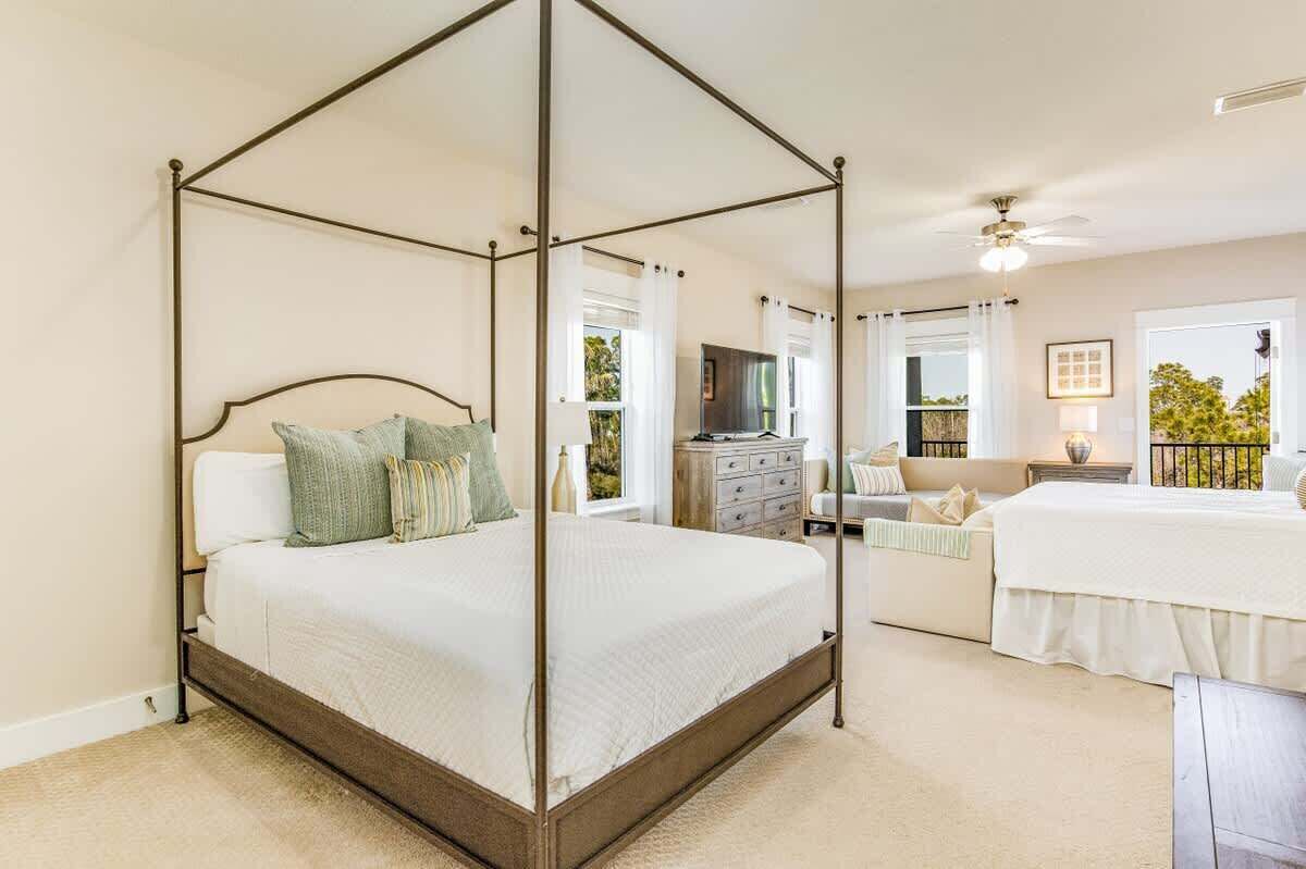 4 bedrooms, iron/ironing board, free WiFi, bed sheets