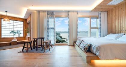 Groove-in Cafe Pension