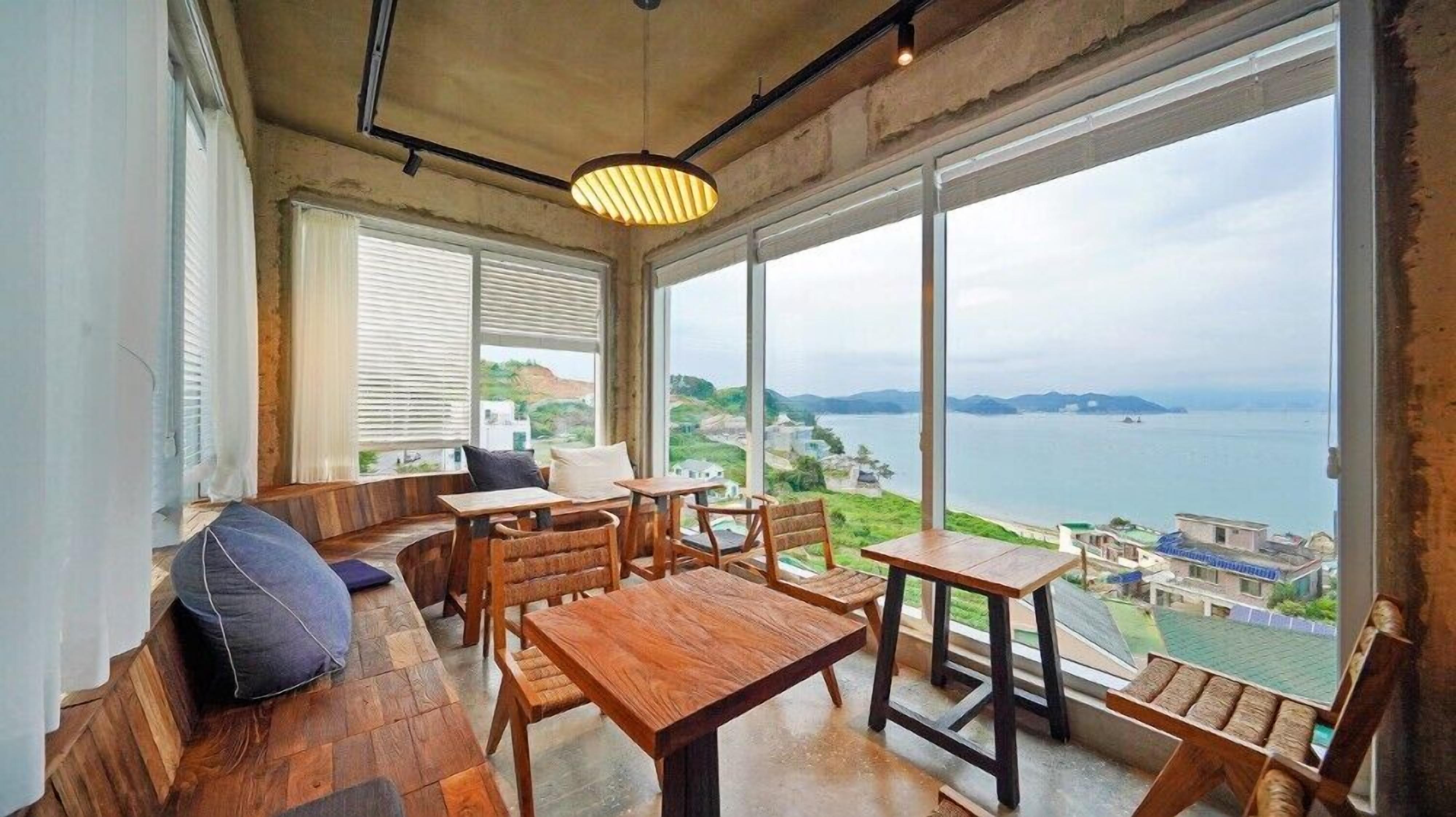 บริเวณ ภายนอก