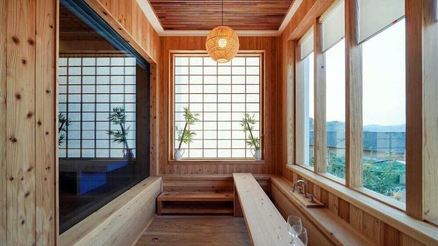 Groove-in Cafe Pension