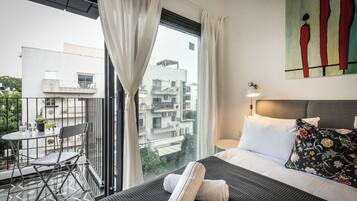 Apartment | 2 bedrooms, blackout curtains, iron/ironing board, free WiFi