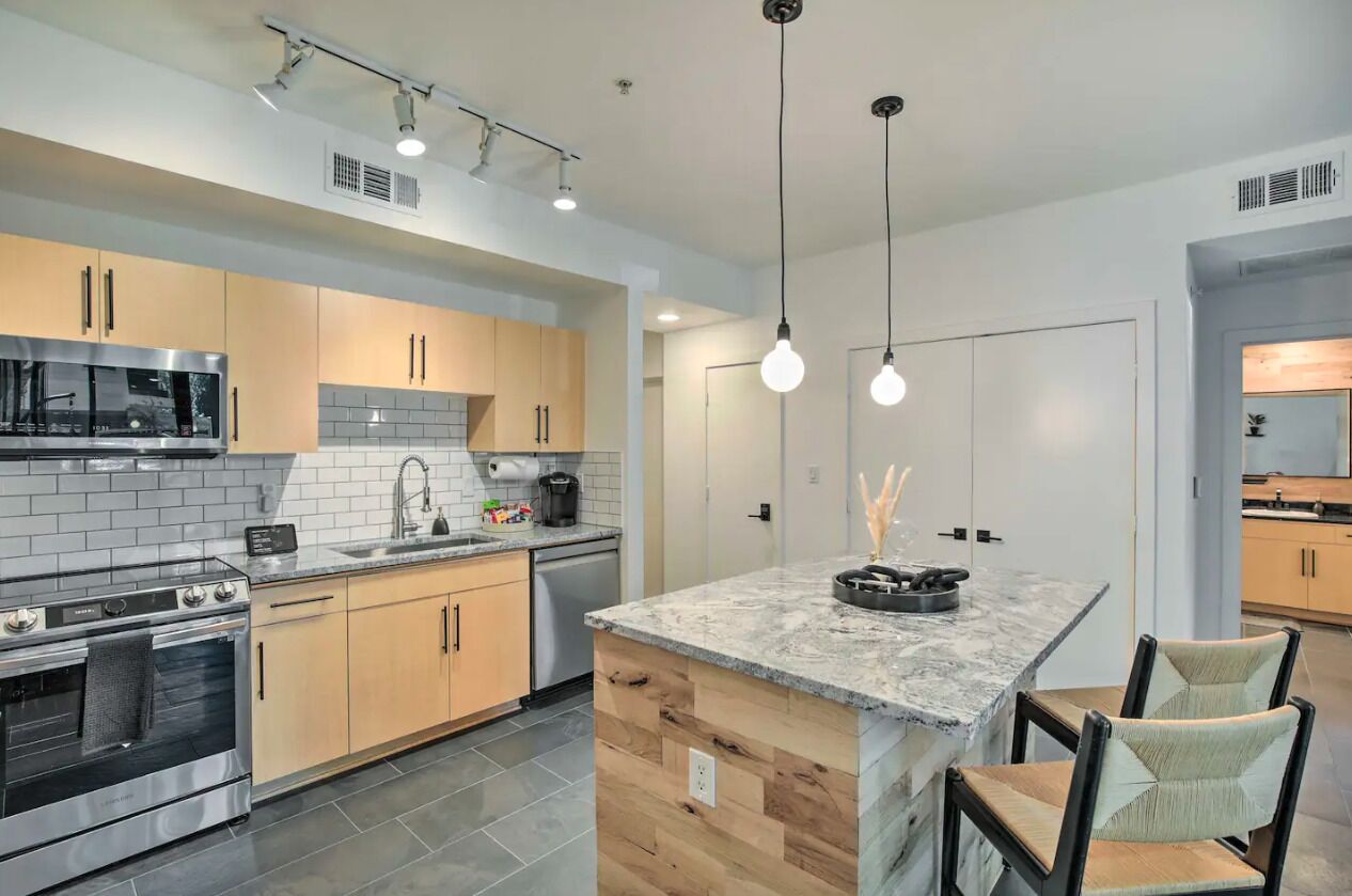 Contemporary Dallas Condo w/ Private Patio