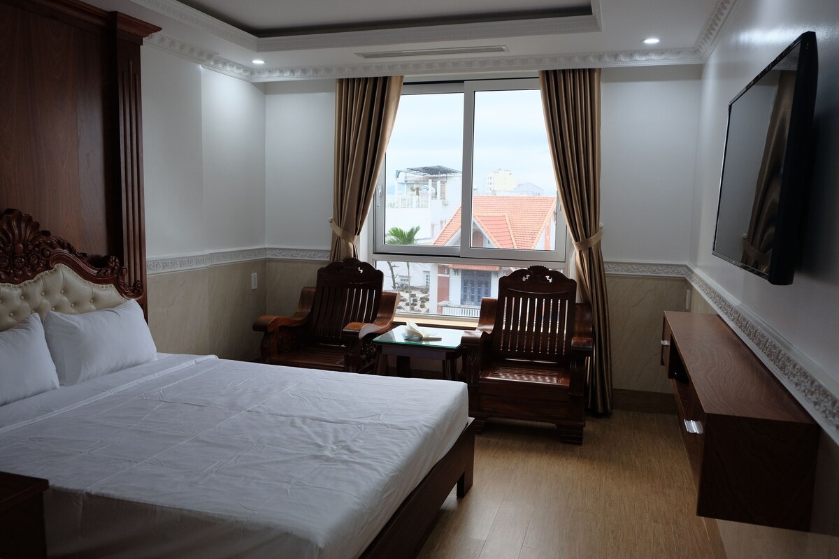 Quartos à prova de som, Wi-Fi de cortesia, roupa de cama