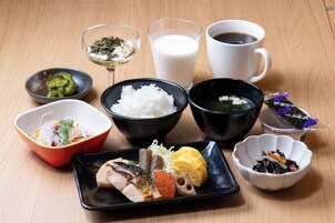 Desayuno buffet todos los días (con cargo)