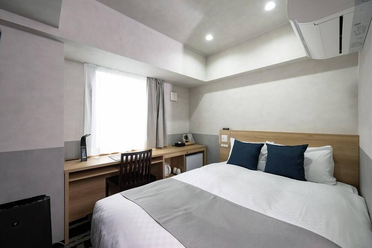 ตู้นิรภัยในห้องพัก, โต๊ะทำงาน, Wi-Fi ฟรี, ผ้าปูที่นอน