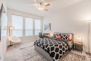 2 quartos, escrivaninha, ferros/tábuas de passar roupa, Wi-Fi