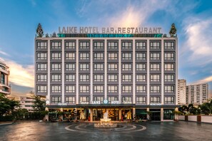 Property entrance - Laike Hotel (Bangkok)
