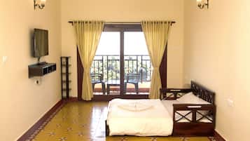 4 bedrooms, iron/ironing board, free WiFi
