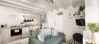 A delightful character cottage for couples and their dogs in the heart of Newlyn in Cornwall