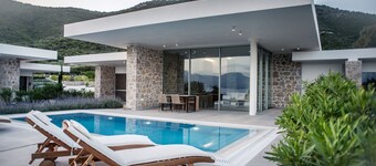 LUXURY VILLA -1 min from the beach!!!!