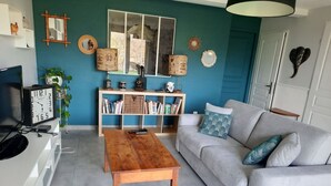 Living area - Coquet Appartement au Calme (Manteyer)