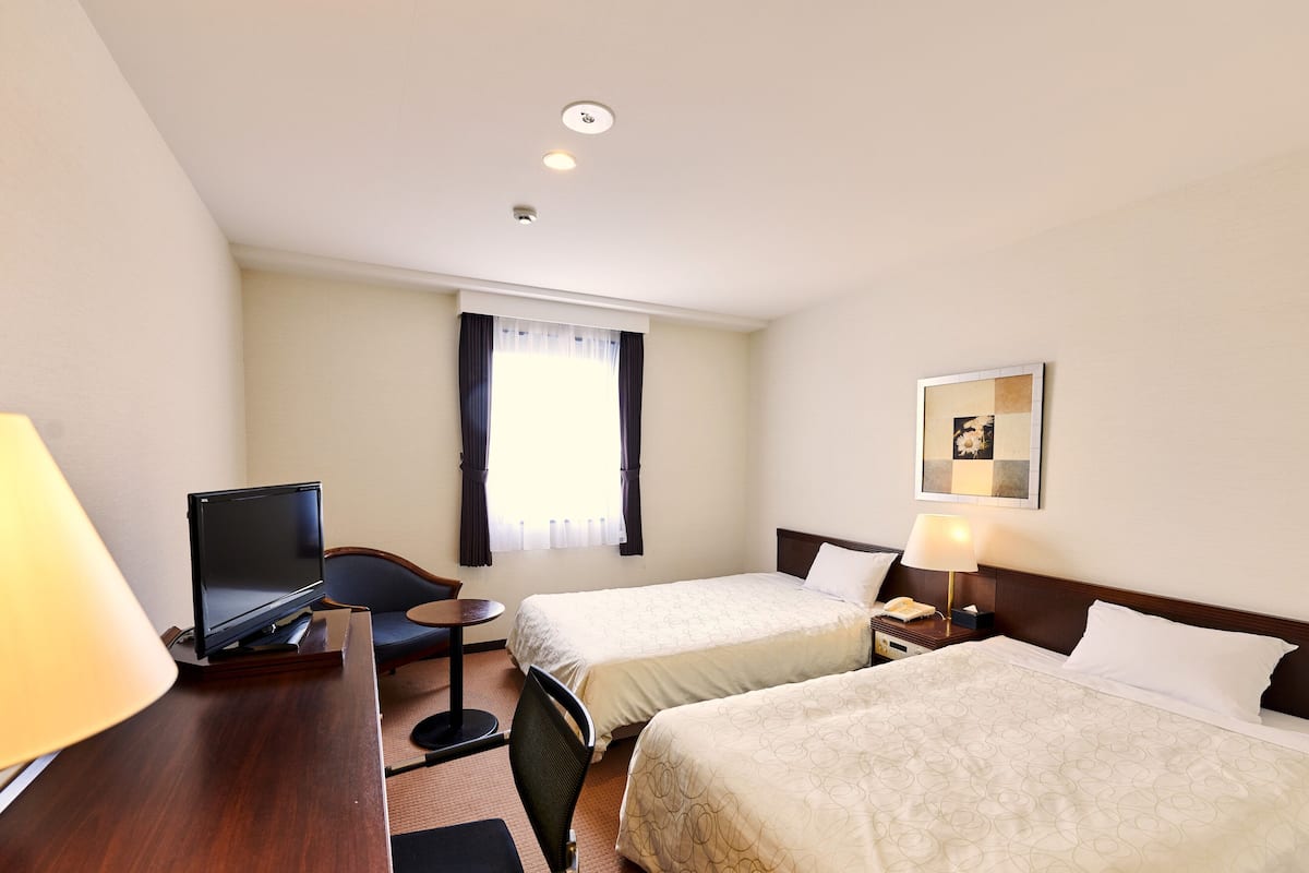 Desk, free WiFi, bed sheets