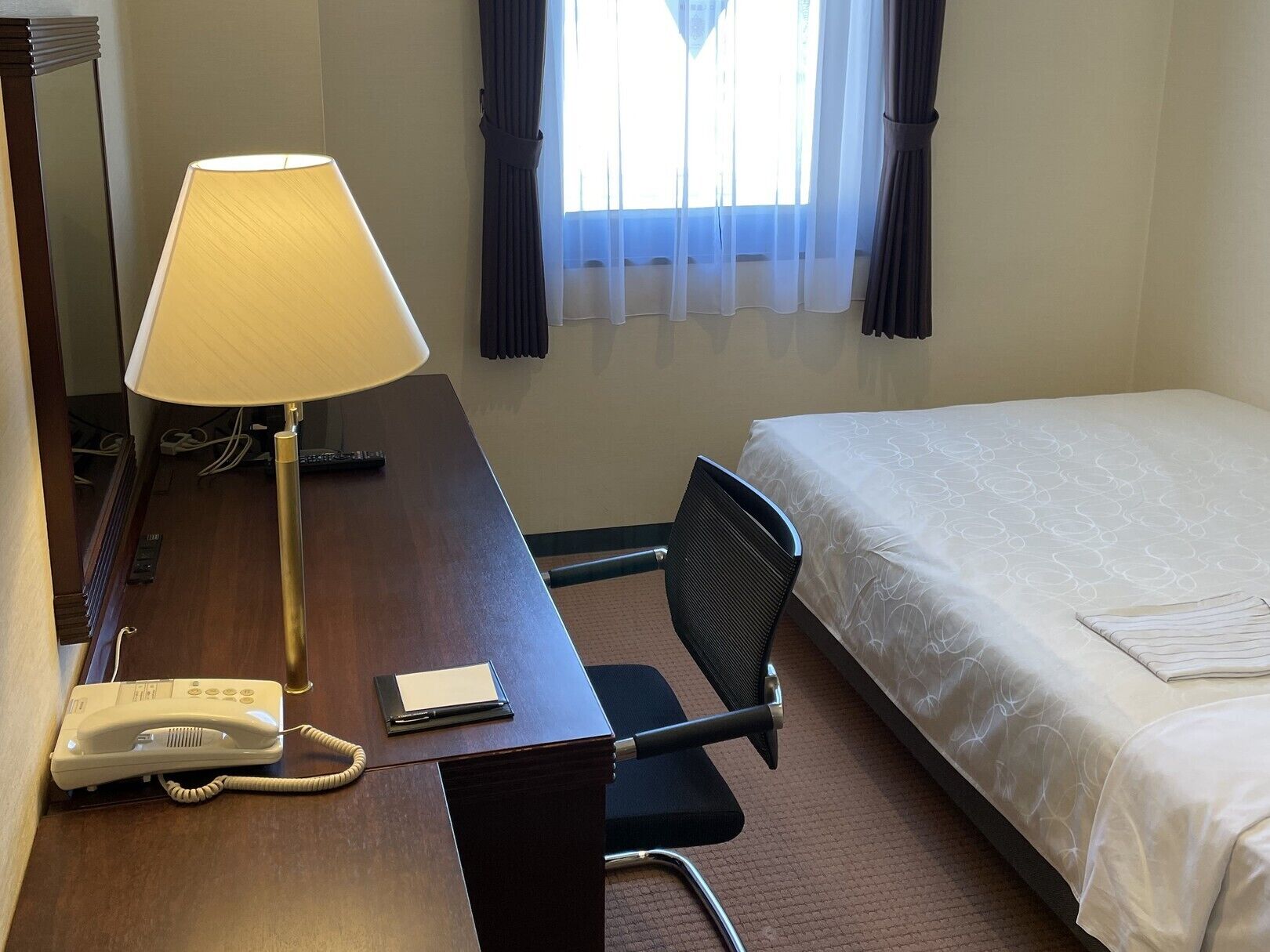 Desk, free WiFi, bed sheets