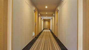 Bureau, Wi-Fi gratuit, draps fournis