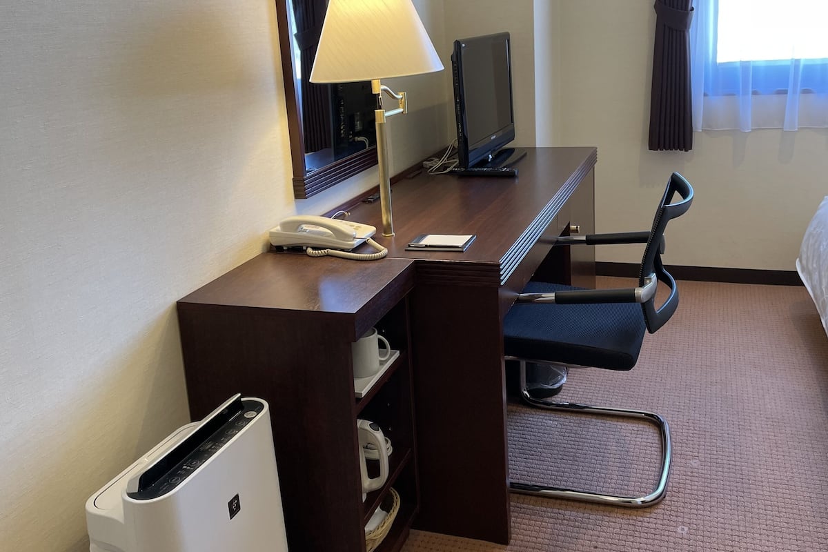 Desk, free WiFi, bed sheets