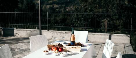 屋外ダイニングエリア