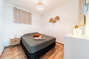2 bedrooms, iron/ironing board, travel crib, free WiFi