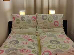 1 Schlafzimmer, Schreibtisch, Reisekinderbett, kostenloses WLAN