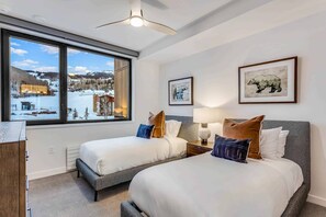 2 bedrooms, iron/ironing board, travel cot, WiFi - Electric Pass Lodge 408 (Snowmass Village)