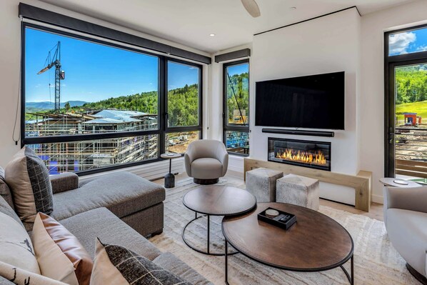 Living area - Electric Pass Lodge 508 (Snowmass Village)