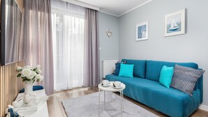 1 bedroom, WiFi (free), bed sheets - Leśne Tarasy Apartment by Renters (Dziwnów)