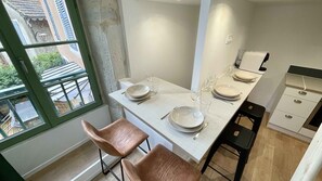 Dining - En Hyper Centre de Pau, Maison et Appartement au Calme Avec Terrasse et Parking! (Pau)