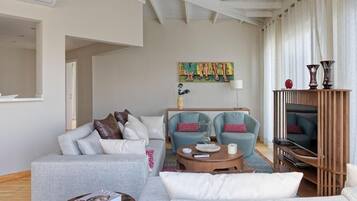Superior Apartment, 2 Bedrooms, City View | Egyptian cotton sheets, premium bedding, WiFi (free)