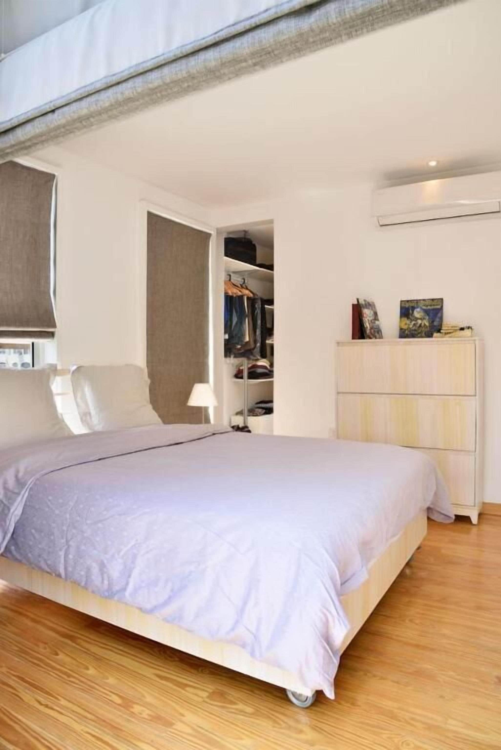 Egyptian cotton sheets, premium bedding, free WiFi
