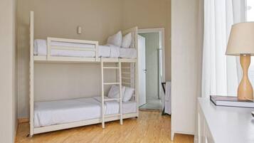 Apartemen Superior, 2 kamar tidur, pemandangan kota | Seprai katun Mesir, seprai premium, dan Wi-Fi gratis
